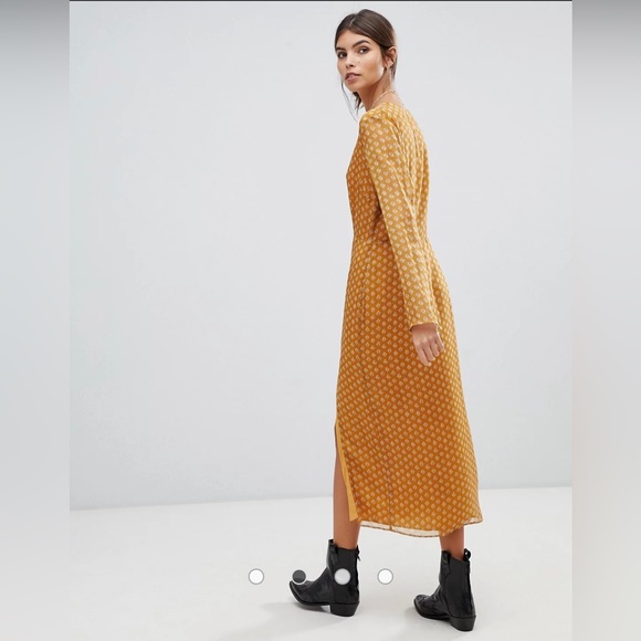 East Order Blaire Midi Dress - Picture 2 of 8